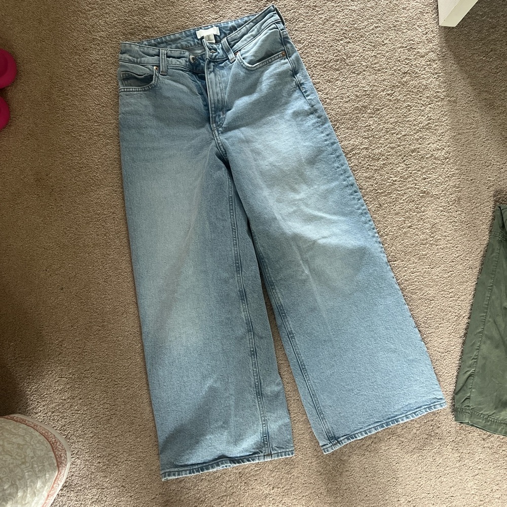 Wide-Leg Cropped Light Blue Jeans